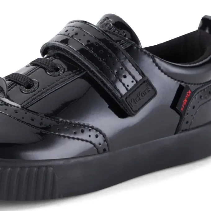 Tovni Brogue-skor för flickor i svart lackläder Tovni Brogue-skor för flickor i svart lackläder